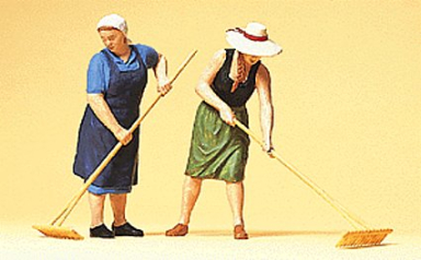 Prieser 63075 Farm Wives w/Rakes by Preiser,1:32 scale