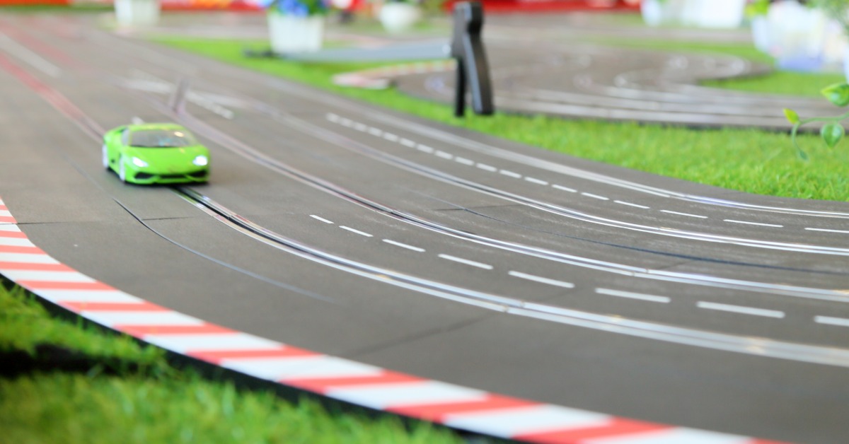 Understanding the Mechanics of Slot Car Racing